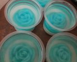 Foto langkah ke 5 dari resep Puding Kaca Mawar Cup.