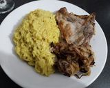 Foto del paso 5 de la receta: Costeleta de cerdo con arroz y cebollas caramelizada