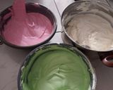 Foto langkah ke 4 dari resep Bolu pelangi kukus.
