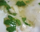 Foto del paso 3 de la receta: Merluza a baja temperatura con ensalada de aguacate y maíz
