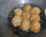 Foto langkah ke 3 dari resep Bakso Goreng Babi Udang.
