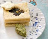 A picture of step 7 of Surprise flower shape spinach sandwich.