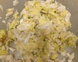 Foto del passaggio 2 della ricetta Cornetti di platessa e patate