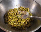 આલુ મટર સમોસા (Aloo Matar Samosa Recipe In Gujarati) રેસીપી સ્ટેપ2ફોટો