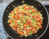 Foto del paso 3 de la receta: Curry de garbanzos con mango y pollo