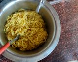 A picture of step 3 of Egg noodles.