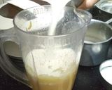 A picture of step 2 of Mango shake.