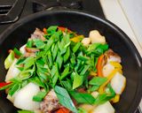 簡單便當菜~~低醣雞肉彩椒炒大黃瓜的食譜步驟4照片