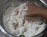 Foto langkah ke 2 dari resep Kripik bawang pedas.