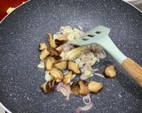 Foto langkah ke 3 dari resep Tumis Sawi Putih Jamur Shiitake Tahu.