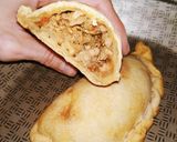 Foto del paso 8 de la receta: Empanadas de cerdo agridulces con masa criolla