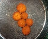 Foto langkah ke 4 dari resep Kroket Ubi isi Coklat Mises.