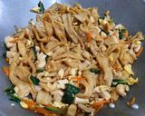 Foto langkah ke 3 dari resep Mi Kakap Goreng.