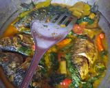 Foto langkah ke 5 dari resep Ikan Mas Kuah Kuning.
