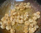 A picture of step 2 of Buttery Shrimps with a twist of Lemon.