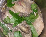 Foto del paso 3 de la receta: Pollo al vino con espinaca