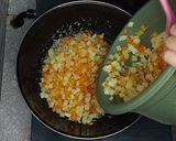Foto langkah ke 2 dari resep Risol Isi Wortel dan Kentang.