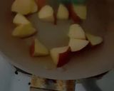 Foto langkah ke 2 dari resep Yogurt Apple Crumble.