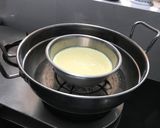 A picture of step 3 of Caramel flan.