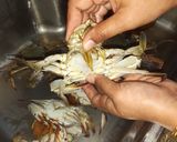 Foto langkah ke 1 dari resep Kepiting/rajungan masak saos asam manis segar.