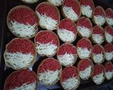 Foto langkah ke 4 dari resep Martabak manis mini merah putih.
