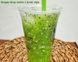 Foto langkah ke 1 dari resep Es Timun Serut dengan Sirup Melon dan Jeruk Nipis.