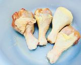 Hình bước làm 1 của món Đùi gà sốt me chua ngọt 🍗🍗🍗