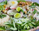 Hình bước làm 3 của món Gỏi Gà Xé Phay