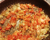 Foto del paso 1 de la receta: Dos recetas con pollo cocido. Canelones y pastel de papa sin carne vacuna y menos papa!