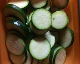 Foto del passaggio 1 della ricetta Mazzancolle  su un letto di zucchine 💛