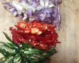 Foto langkah ke 2 dari resep Tumis cumi asin pete lombok ijo.