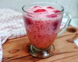 Foto langkah ke 4 dari resep Strawberry Almond Milk.