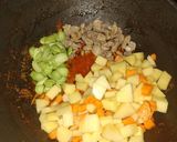 Foto langkah ke 3 dari resep Krecek Kentang Pete.