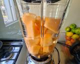 Foto del paso 3 de la receta: Agua de melón con miel de Yucatán y agua de azahar