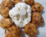 A picture of step 3 of Cauliflower pakora.