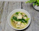 Foto langkah ke 3 dari resep Sayur bening bayam tahu putih.