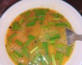 Gambar langkah 1 resipi Leek Omelette.