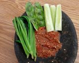 Foto langkah ke 2 dari resep Sambal dadak pedas nikmat.