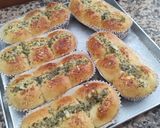 Foto langkah ke 8 dari resep Garlic Cheese Bread.
