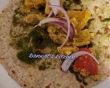 A picture of step 5 of Instant paneer tikka masala roll.