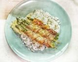 Baconbe tekert zöldspárga sajttal sütve recept fázis 3 fotója