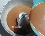 Foto langkah ke 4 dari resep Bolu karamel/sarang semut.