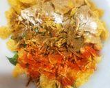 A picture of step 3 of Cornflakes Bhel.