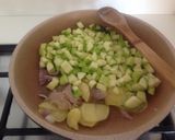 A picture of step 1 of Squid Spaghetti with Zucchini Cream.