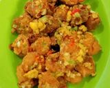 Foto langkah ke 6 dari resep Udang, Cumi, Tahu Saus Telur Asin Praktis.