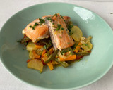 Foto del paso 9 de la receta: Salmón al horno a la naranja con verduras