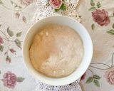 Medvehagymával megbolondított sajtkrémmel töltött kifli recept fázis 1 fotója