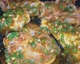 Foto del paso 2 de la receta: Pollo al horno saborizado con 2 ensaladas