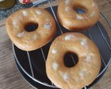 Foto del paso 5 de la receta: Donuts clásicos rellenos de crema y cobertura de chocolate