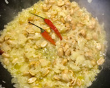 Foto del paso 2 de la receta: Langostinos con salsa de cacahuete y arroz basmati